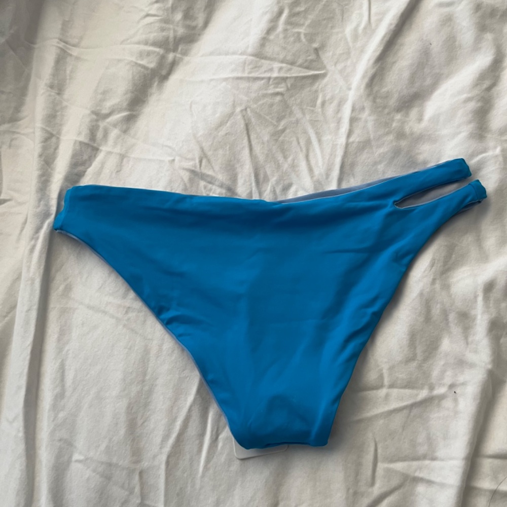 L*Space Swimwear - Picture 3 of 16